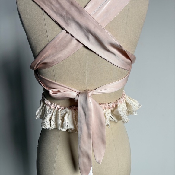 $218 NWT Cream For Love And Lemons “Charlotte” Lace Crop Top Sz XXS - Picture 9 of 10